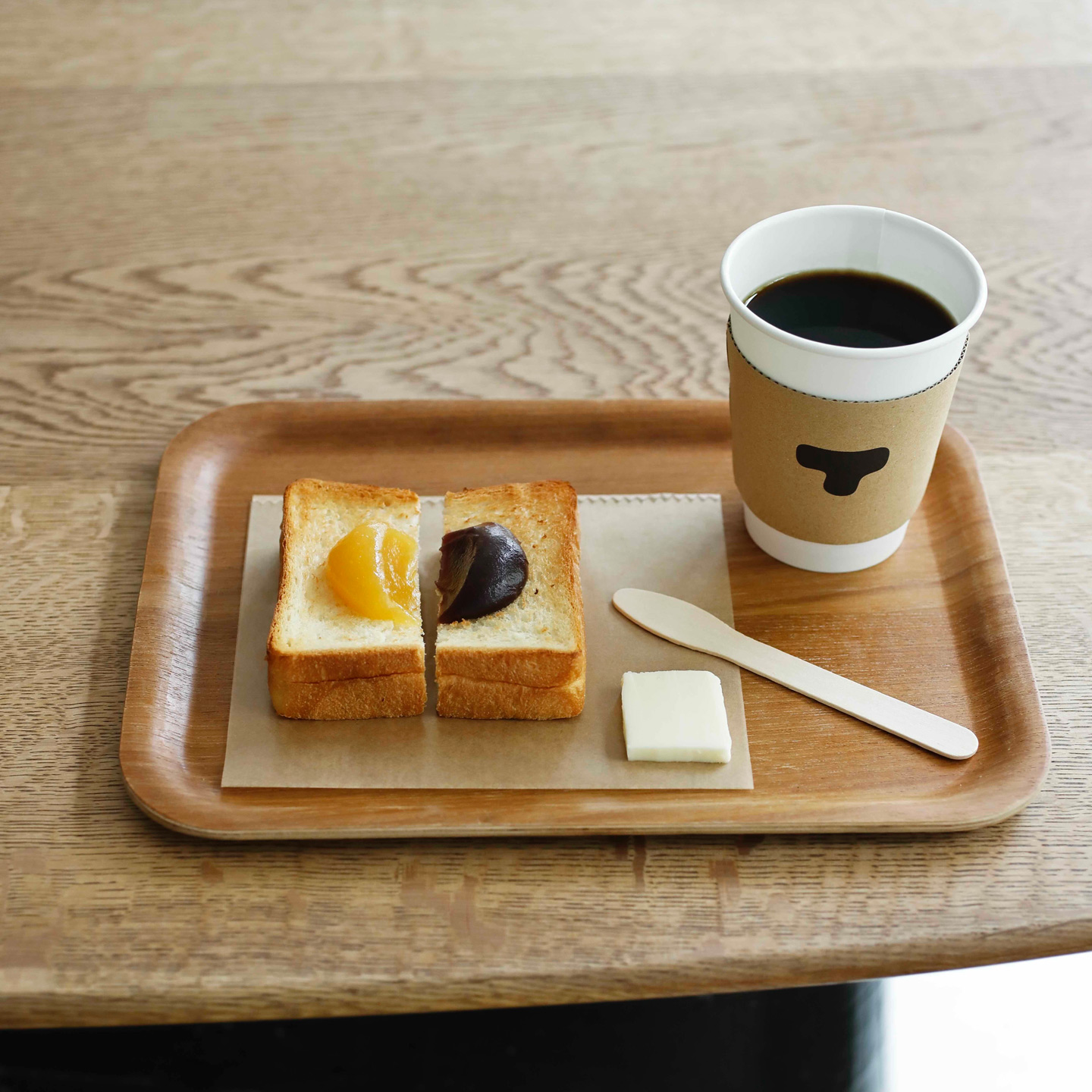 あんトースト［パッションフルーツ＆こしあん］、［パッションフルーツ＆黒砂糖とメープルシロップ］